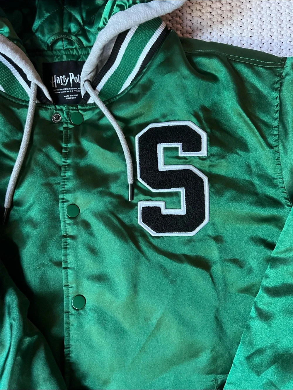 Harry Potter Slytherin Varsity Jacket Hood Green Satin Gray Luster Size Large